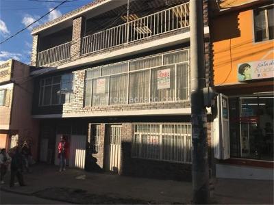Casa de 5 alcobas en venta en Las Mercedes, Bogotá, 230 m² · foto 3 de 20