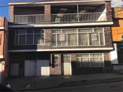 Casa de 5 alcobas en venta en Las Mercedes, Bogotá, 230 m² · foto 4 de 20