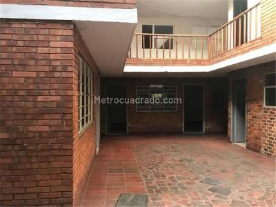 Casa de 5 alcobas en venta en Las Mercedes, Bogotá, 230 m² · foto 7 de 20