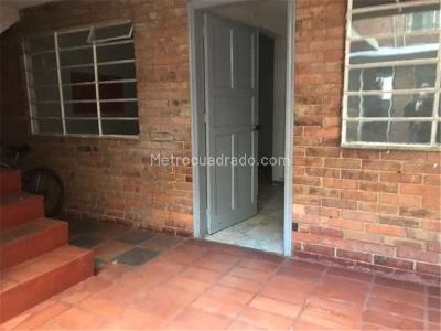 Casa de 5 alcobas en venta en Las Mercedes, Bogotá, 230 m² · foto 14 de 20