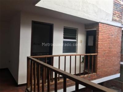 Casa de 5 alcobas en venta en Las Mercedes, Bogotá, 230 m² · foto 15 de 20