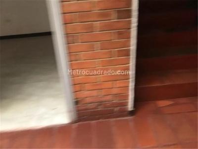 Casa de 5 alcobas en venta en Las Mercedes, Bogotá, 230 m² · foto 17 de 20