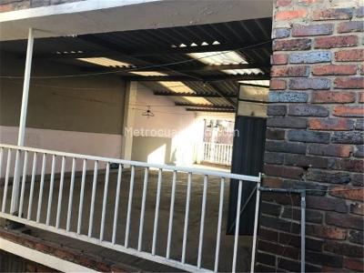 Casa de 5 alcobas en venta en Las Mercedes, Bogotá, 230 m² · foto 19 de 20