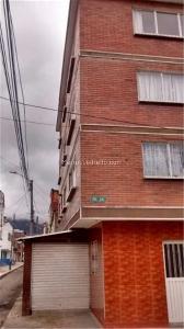 Casa de 5 alcobas en venta en Centenario, Bogotá, 766 m² · foto 3 de 20