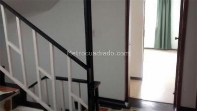 Casa de 5 alcobas en venta en Centenario, Bogotá, 766 m² · foto 8 de 20