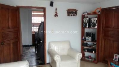 Casa de 5 alcobas en venta en Centenario, Bogotá, 766 m² · foto 12 de 20