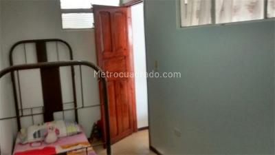 Casa de 5 alcobas en venta en Centenario, Bogotá, 766 m² · foto 13 de 20