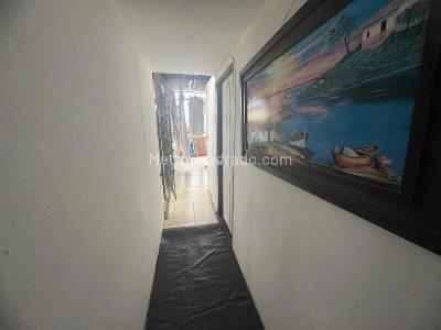Casa de 5 alcobas en venta en Kennedy Central, Bogotá, 372 m² · foto 3 de 19