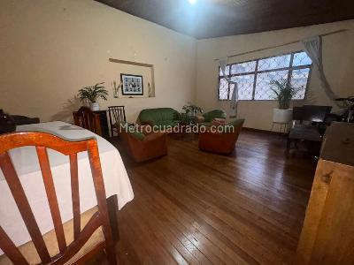 Casa de 5 alcobas en venta en El Tunal, Bogotá, 400 m² · foto 11 de 13