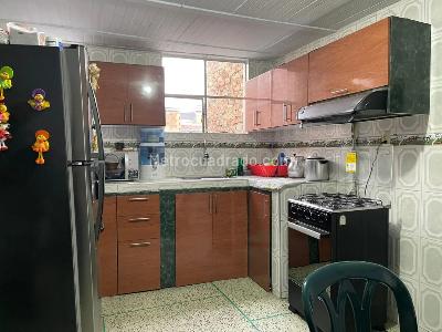 Casa de 5 alcobas en venta en Olaya, Bogotá, 500 m² · foto 3 de 15