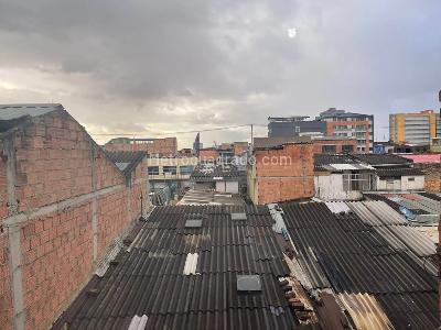 Casa de 5 alcobas en venta en Olaya, Bogotá, 500 m² · foto 5 de 15