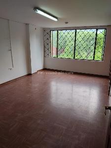 Casa de 5 alcobas en venta en Country Sur, Bogotá, 372 m² · foto 8 de 15