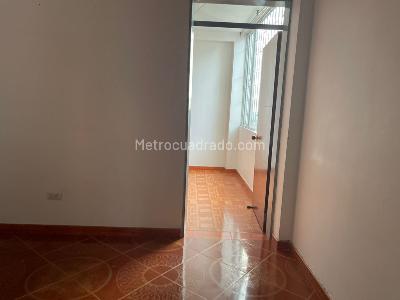 Casa de 5 alcobas en venta en La Francia, Bogotá, 420 m² · foto 8 de 20