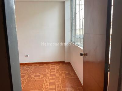 Casa de 5 alcobas en venta en La Francia, Bogotá, 420 m² · foto 12 de 20