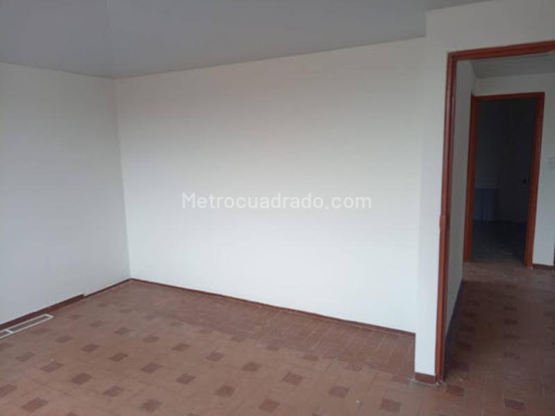 Edificio de Apartamentos en Arriendo, San Antonio, Bogotá D.C. - Mehr