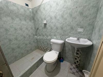 Casa de 5 alcobas en venta en La Reforma, Bogotá, 266 m² · foto 6 de 19