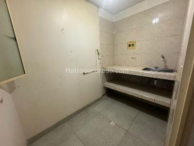 Casa de 5 alcobas en venta en La Reforma, Bogotá, 266 m² · foto 7 de 19