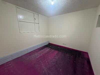 Casa de 5 alcobas en venta en La Reforma, Bogotá, 266 m² · foto 10 de 19