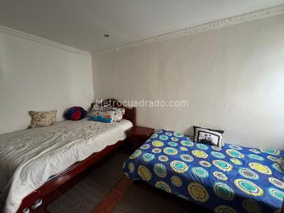 Casa de 5 alcobas en venta en La Reforma, Bogotá, 266 m² · foto 16 de 19