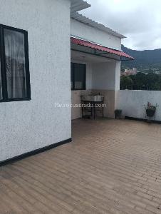 Casa de 5 alcobas en venta en Ciudad Jardin, Bogotá, 398 m² · foto 2 de 20