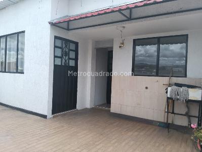 Casa de 5 alcobas en venta en Ciudad Jardin, Bogotá, 398 m² · foto 3 de 20