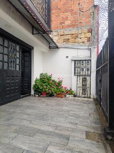 Casa de 5 alcobas en venta en Ciudad Jardin, Bogotá, 398 m² · foto 17 de 20