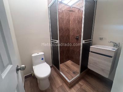 Casa en venta en Las Lomas, Bogotá · foto 9 de 18