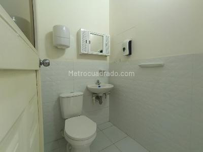Casa de 5 alcobas en venta en El Peñon, Girardot, 297 m² · foto 8 de 20