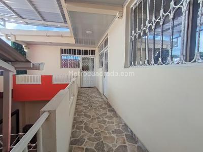 Casa de 5 alcobas en venta en El Peñon, Girardot, 297 m² · foto 20 de 20