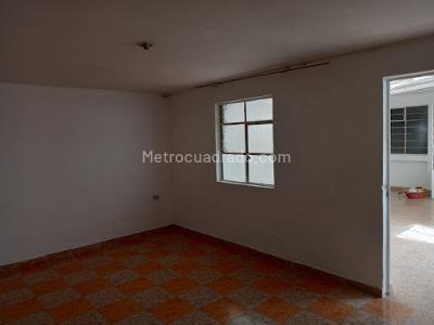Casa de 5 alcobas en venta en Antonio Nariño, Bogotá, 280 m² · foto 2 de 20