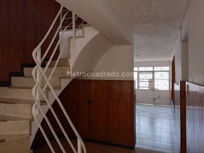Casa de 5 alcobas en venta en Antonio Nariño, Bogotá, 280 m² · foto 3 de 20