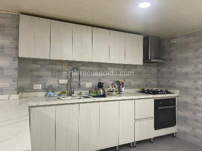 Casa de 5 alcobas en venta en Alcala, Bogotá, 400 m² · foto 4 de 20