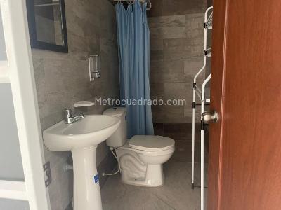 Casa de 5 alcobas en venta en Alcala, Bogotá, 400 m² · foto 18 de 20