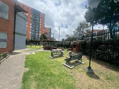 Apartamento en venta en Castilla, Bogotá · foto 3 de 19