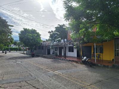 Casa de 5 alcobas en venta en Centenario, Girardot, 402 m² · foto 3 de 14