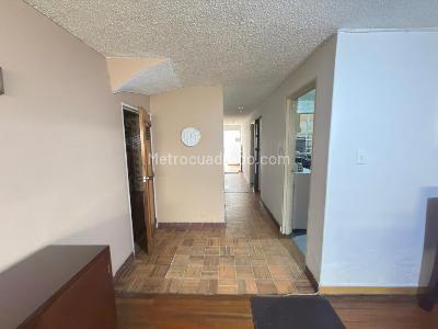 Casa de 5 alcobas en venta en Gustavo Restrepo, Bogotá, 252 m² · foto 4 de 20