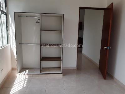 Casa de 4 alcobas en venta en San Antonio, Girardot, 184 m² · foto 6 de 15