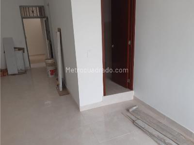 Casa de 4 alcobas en venta en San Antonio, Girardot, 184 m² · foto 11 de 15
