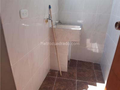 Casa de 4 alcobas en venta en San Antonio, Girardot, 184 m² · foto 14 de 15