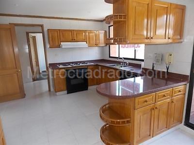 Apartamento de 3 alcobas en venta en Chico, Bogotá, 287 m² · foto 14 de 17