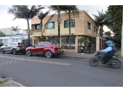 Casa de 5 alcobas en venta en Tierra Linda, Bogotá, 490 m² · foto 5 de 11