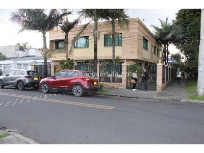 Casa de 5 alcobas en venta en Tierra Linda, Bogotá, 490 m² · foto 8 de 11
