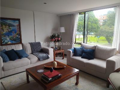 Apartamento en venta en Niza, Bogotá · foto 2 de 20