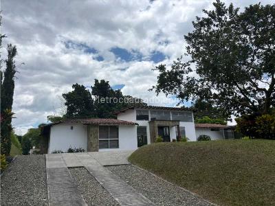 Casa de 3 alcobas en venta en El Eden, Armenia, 260 m² · foto 16 de 20