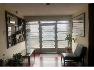 Casa de 5 alcobas en venta en Belalcazar, Bogotá, 324 m² · foto 16 de 20
