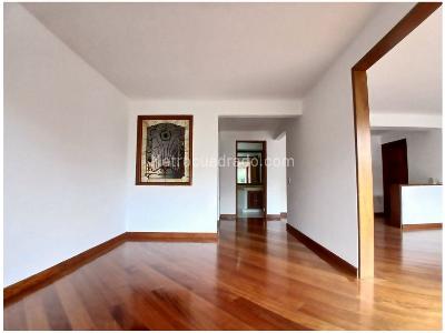 Apartamento de 2 alcobas en venta en Bella Suiza, Bogotá, 175 m² · foto 3 de 17