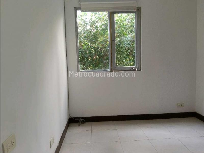 Apartamento de 2 Alcobas en Castropol cerca del Centro Comercial San Diego - 5