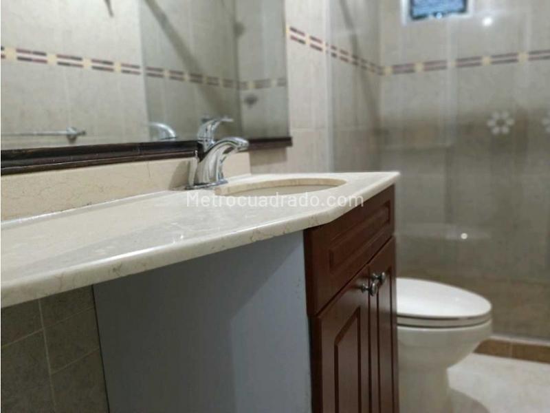 Apartamento de 2 Alcobas en Castropol cerca del Centro Comercial San Diego - 6