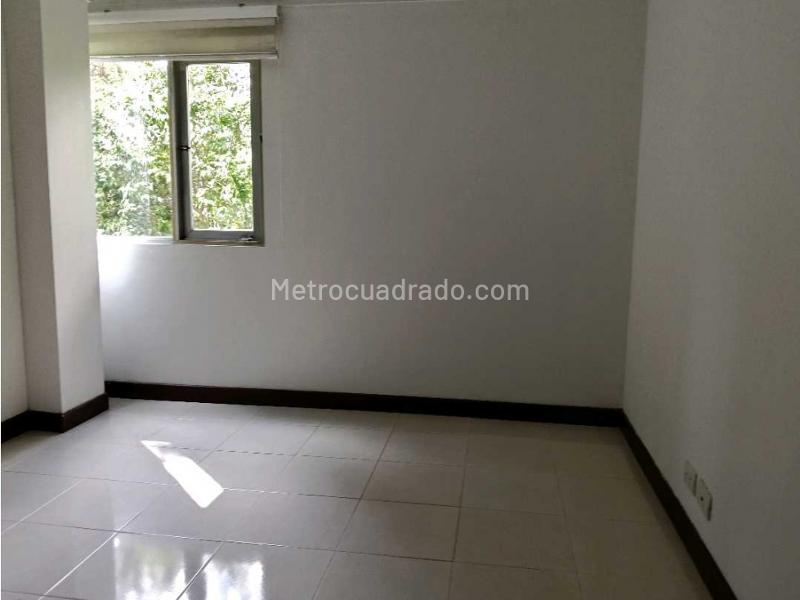 Apartamento de 2 Alcobas en Castropol cerca del Centro Comercial San Diego - 7