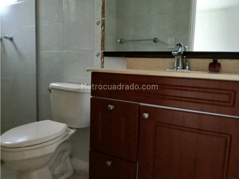 Apartamento de 2 Alcobas en Castropol cerca del Centro Comercial San Diego - 9